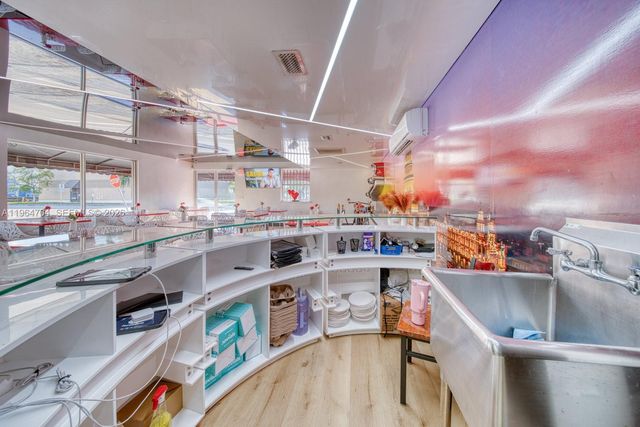 Free Standing Takeout Restaurant For Sale, Miami, FL 33144