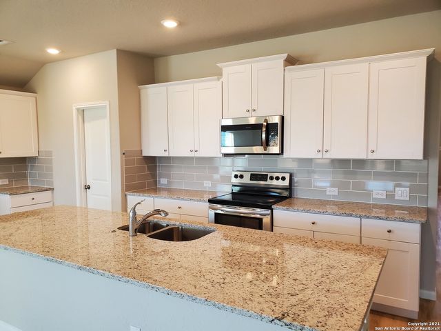 6120 TREADLE, New Braunfels, TX 78132