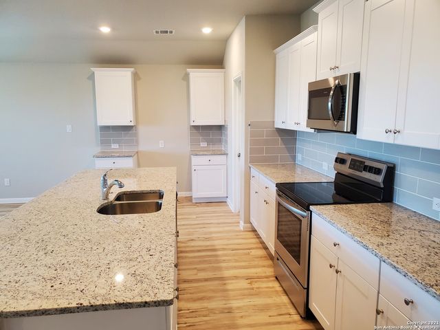 6120 TREADLE, New Braunfels, TX 78132