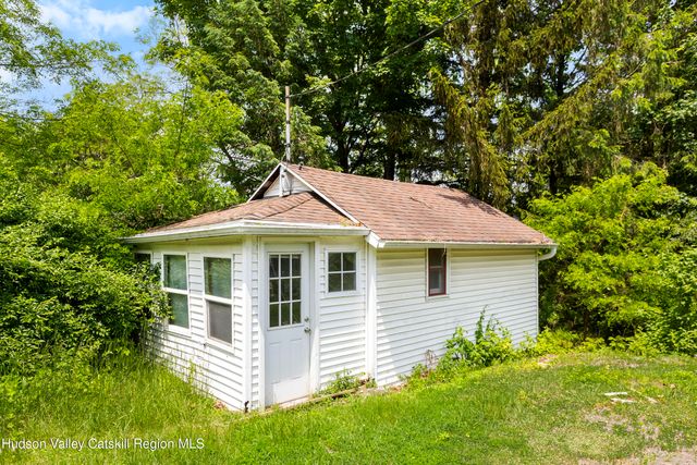 1588 Route 23b, Leeds, NY 12451
