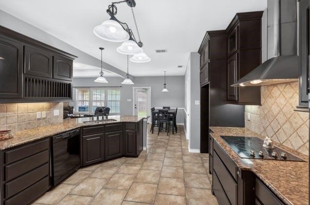 3141 Quail Springs Road 13, Corpus Christi, TX 78414