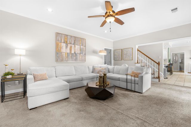 8890 RIVERWOOD FARMS PKY, Memphis, TN 38016