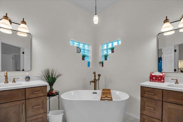 5127 44TH STREET W, Bradenton, FL 34210