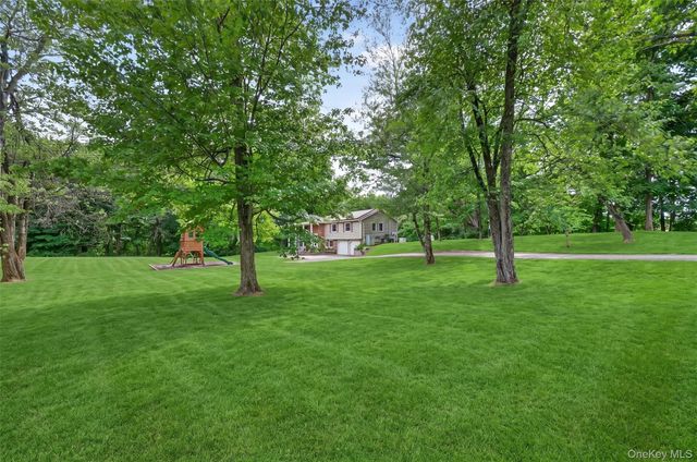176 Gretna Woods Road, Pleasant Valley, NY 12569