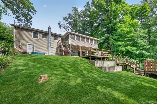 176 Gretna Woods Road, Pleasant Valley, NY 12569