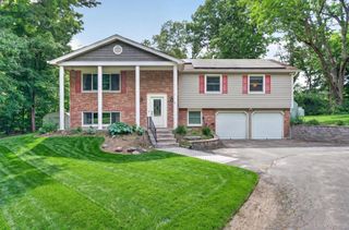 176 Gretna Woods Road, Pleasant Valley, NY 12569