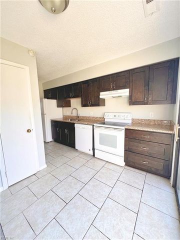 3657 Smokey Chamber DR, Virginia Beach, VA 23462