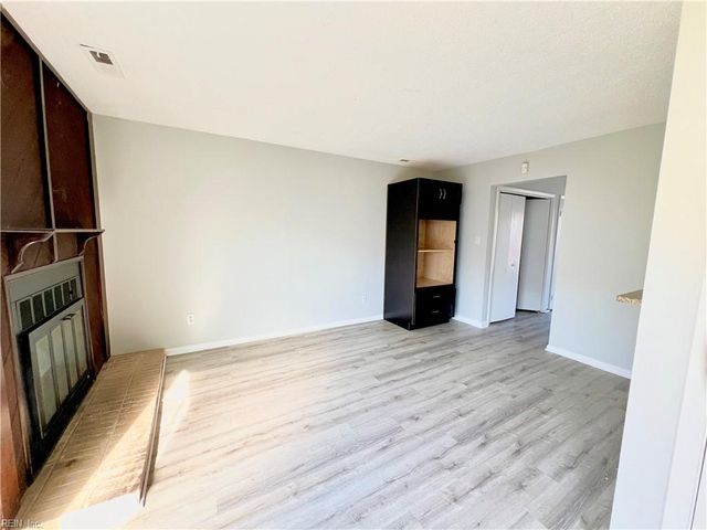 3657 Smokey Chamber DR, Virginia Beach, VA 23462