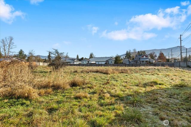 3417 E College Way, Mount Vernon, WA 98273