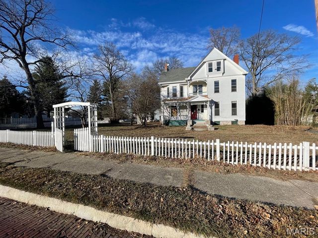 810 Grove Street, Alton, IL 62002