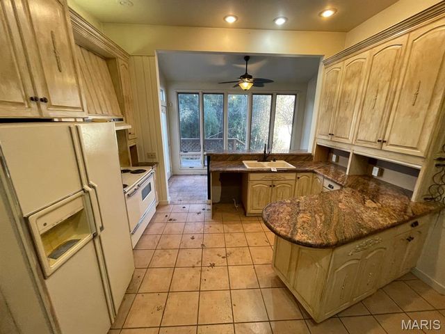 810 Grove Street, Alton, IL 62002