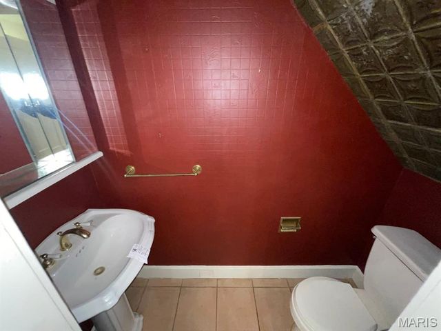 810 Grove Street, Alton, IL 62002