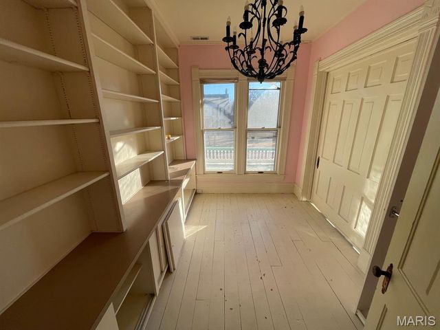 810 Grove Street, Alton, IL 62002