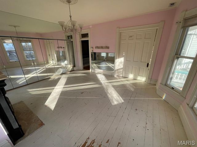 810 Grove Street, Alton, IL 62002