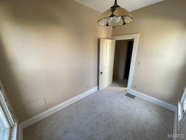 810 Grove Street, Alton, IL 62002