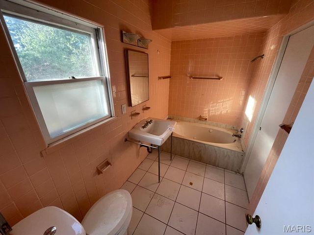 810 Grove Street, Alton, IL 62002