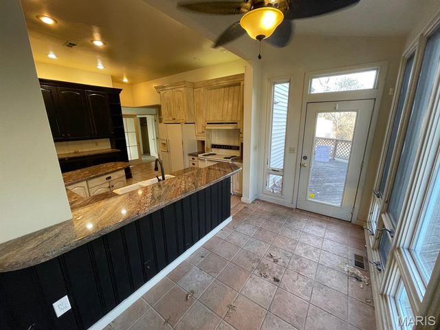 810 Grove Street, Alton, IL 62002