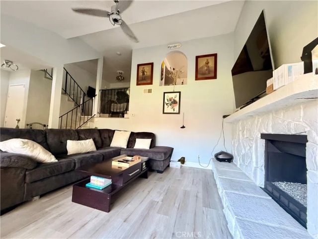 560 Rosewood Avenue, Camarillo, CA 93010