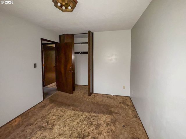 16830 Se RHINE St, Portland, OR 97236