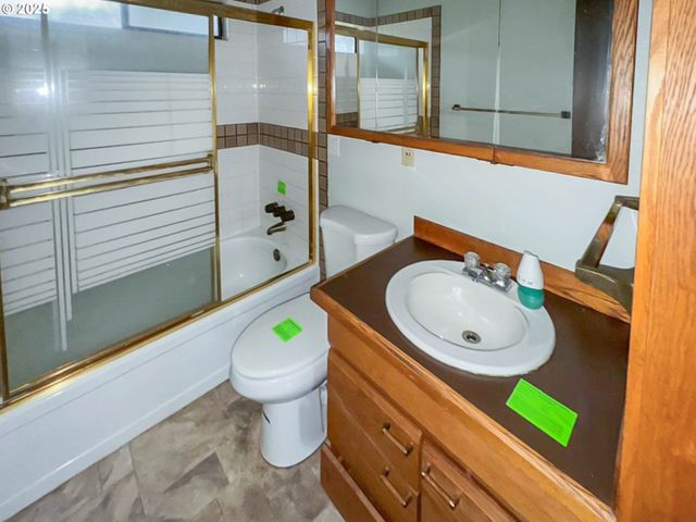 16830 Se RHINE St, Portland, OR 97236