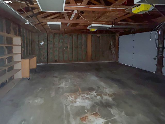 16830 Se RHINE St, Portland, OR 97236