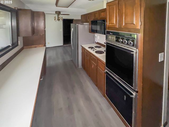 16830 Se RHINE St, Portland, OR 97236