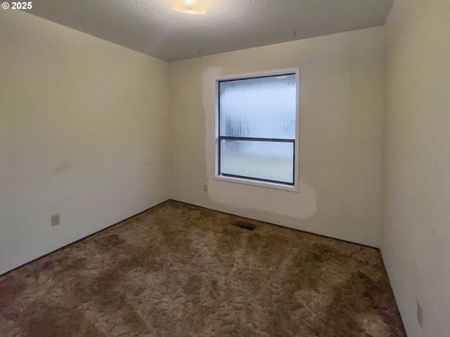 16830 Se RHINE St, Portland, OR 97236