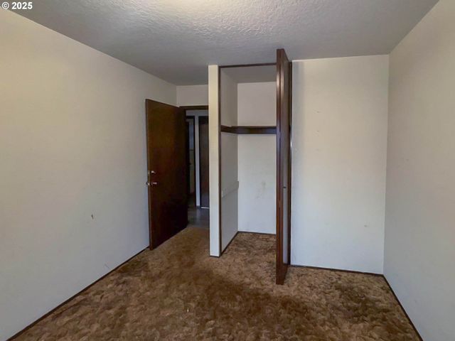 16830 Se RHINE St, Portland, OR 97236