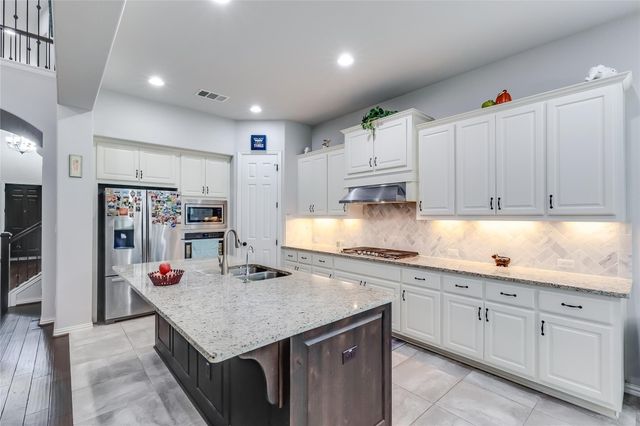 204 Lady Bird LN, Georgetown, TX 78628