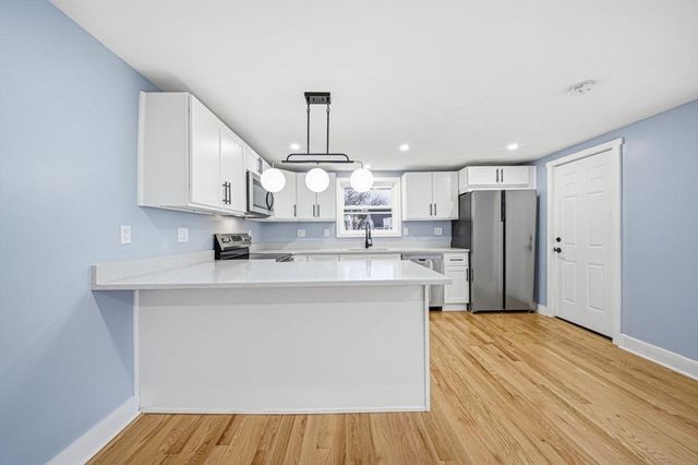 12 Howard St, Lynn, MA 01902