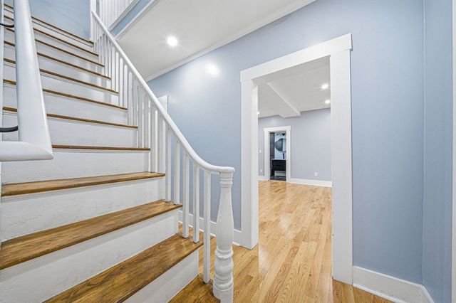 12 Howard St, Lynn, MA 01902