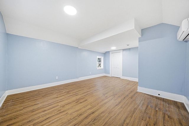 12 Howard St, Lynn, MA 01902