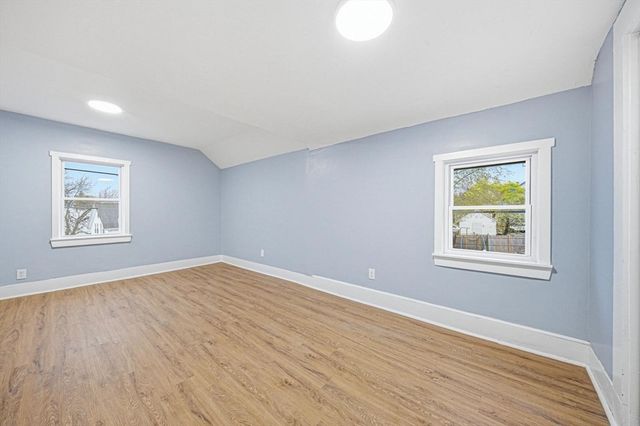 12 Howard St, Lynn, MA 01902