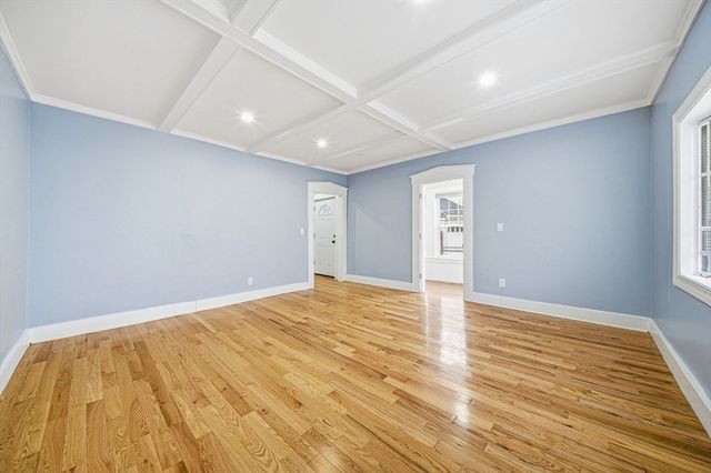 12 Howard St, Lynn, MA 01902