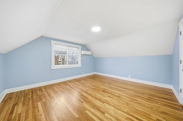 12 Howard St, Lynn, MA 01902