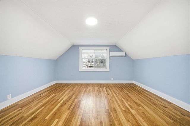 12 Howard St, Lynn, MA 01902