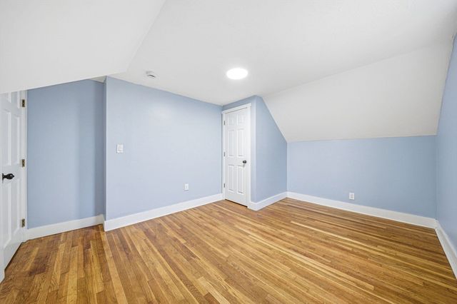12 Howard St, Lynn, MA 01902