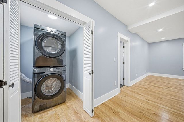 12 Howard St, Lynn, MA 01902