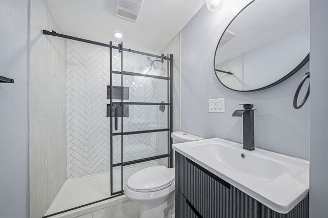 12 Howard St, Lynn, MA 01902