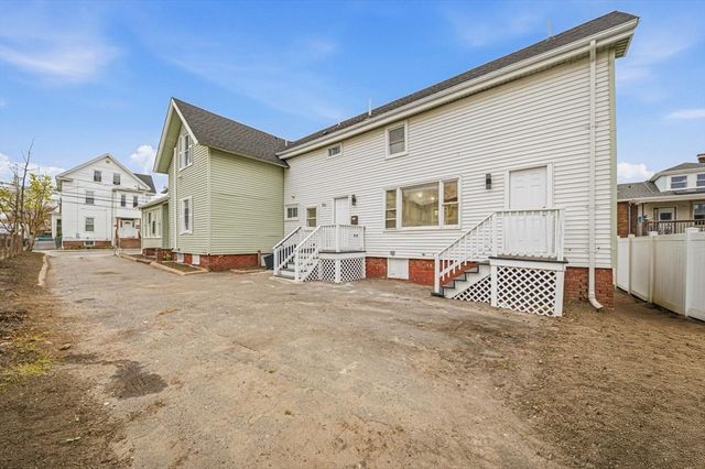 12 Howard St, Lynn, MA 01902