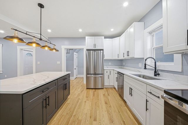 12 Howard St, Lynn, MA 01902