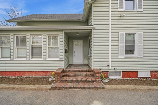 12 Howard St, Lynn, MA 01902