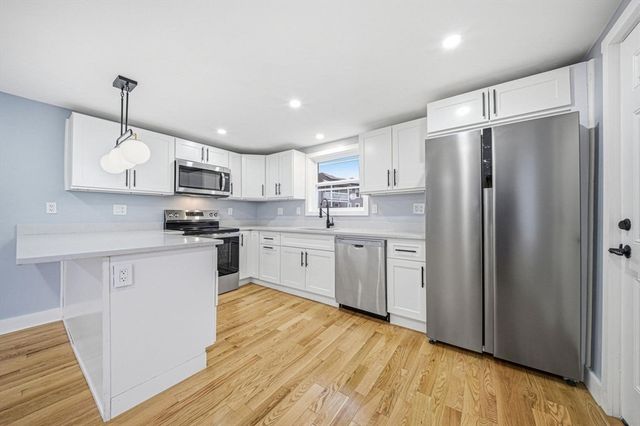 12 Howard St, Lynn, MA 01902