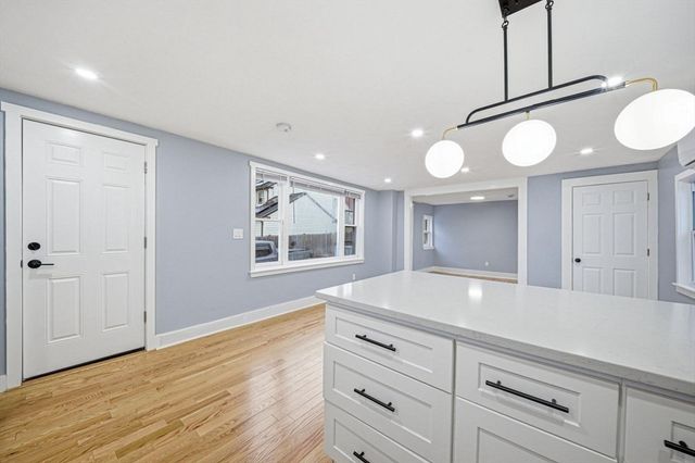 12 Howard St, Lynn, MA 01902