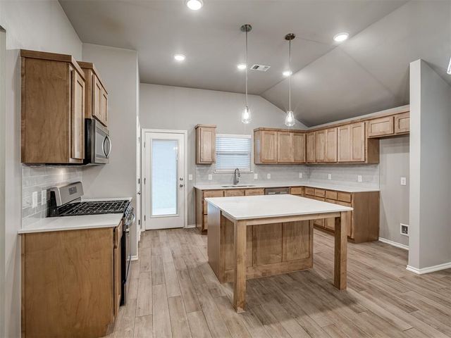 17609 Boling Farm Road, Edmond, OK 73012