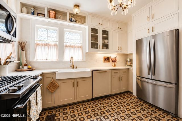 53 W 10TH Street, Jacksonville, FL 32206