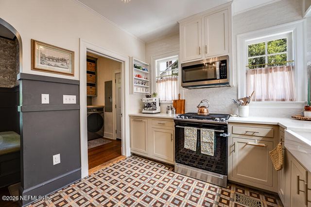 53 W 10TH Street, Jacksonville, FL 32206