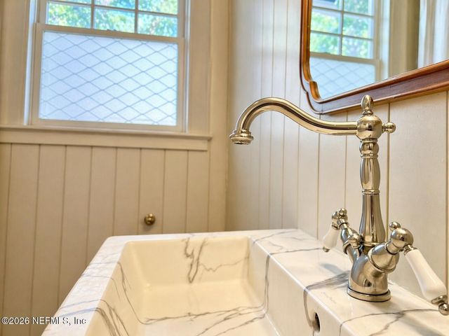 53 W 10TH Street, Jacksonville, FL 32206