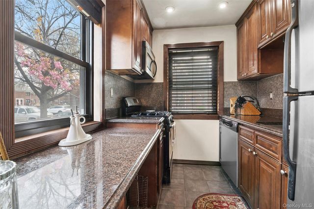 1640 160th Street 6113, Whitestone, NY 11357