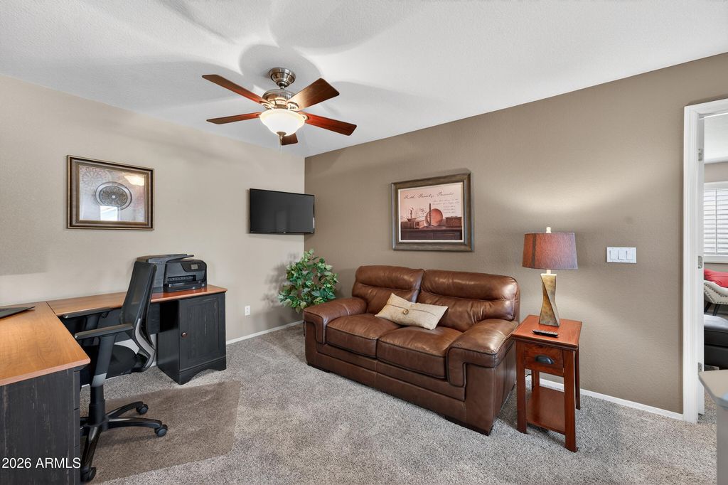 Image 15 of property listing at 1060 E Redwood Drive, Chandler, AZ 85286